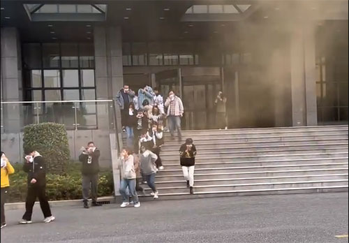 開展應(yīng)急演練? 強(qiáng)化應(yīng)急安全處置能力——上海創(chuàng)力集團(tuán)開展消防演習(xí)活動(圖1)