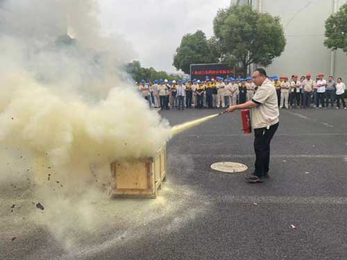 “人人講安全、個(gè)個(gè)會(huì)應(yīng)急”——上海創(chuàng)力集團(tuán)開展“安全月”消防演習(xí)活動(dòng)(圖4)